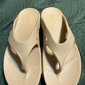 Women's Cream Sandals